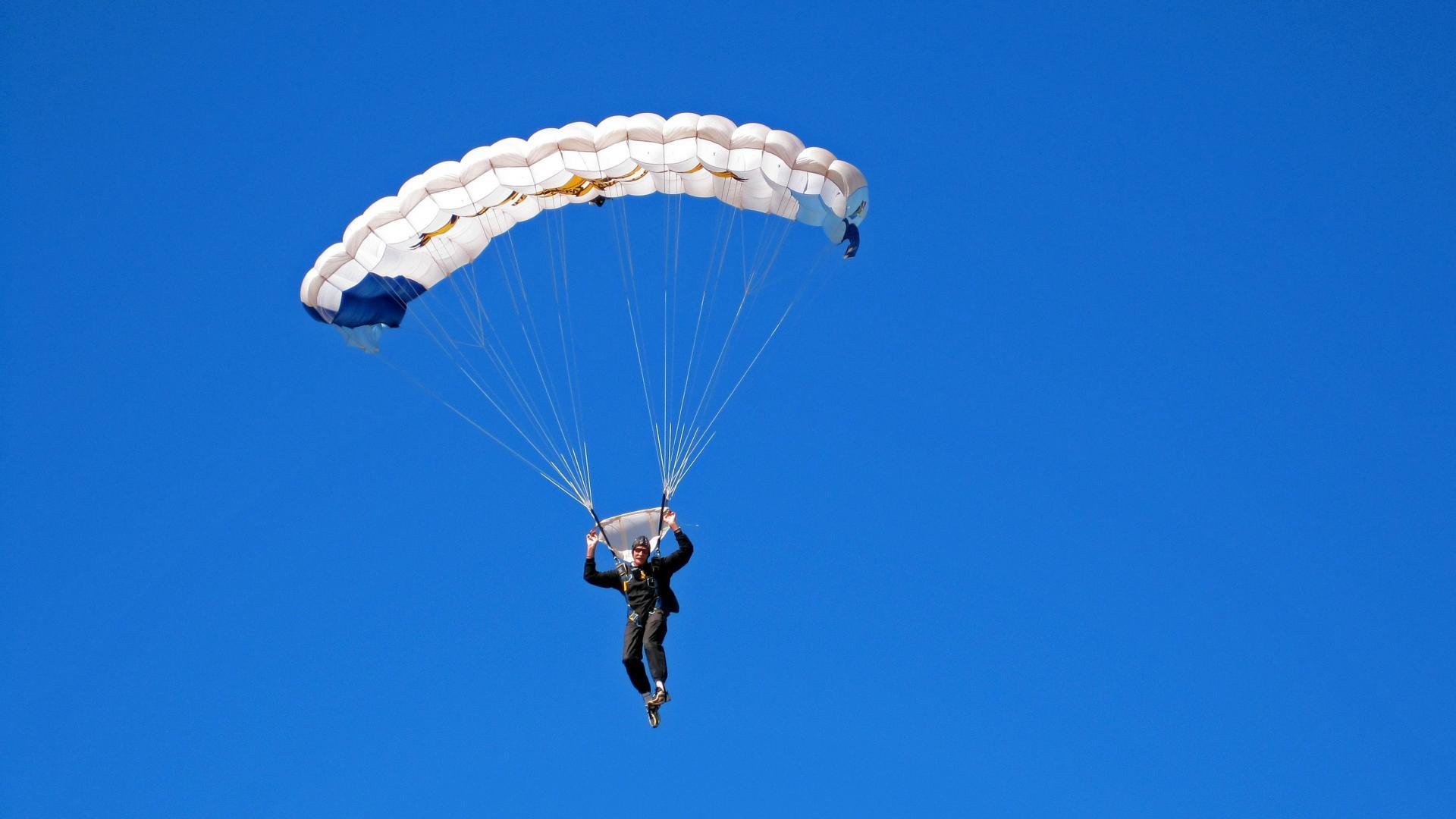 开云体育在线-一人战阵，从墨尔本到法拉盛，冠军的意志如何改写历史