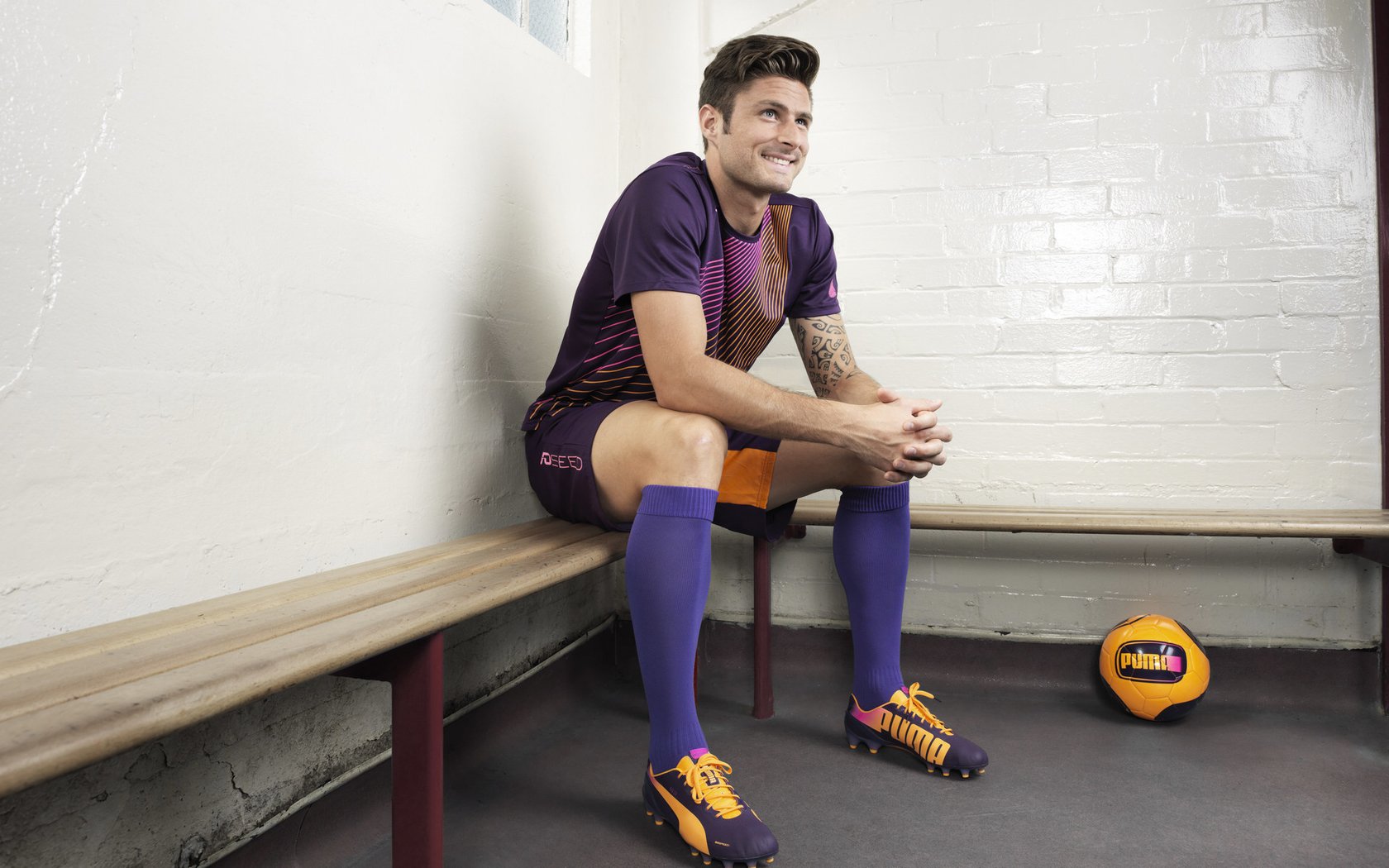 开云体育直播-逆转史诗与绝对统治，羽毛球场上的冰火两重天